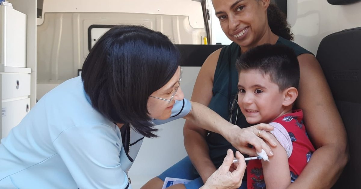 Alfenas realiza Dia D de multivacinação para atualizar cartões vacinais