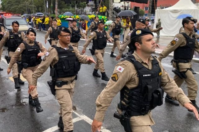 Timóteo realiza desfile cívico de 7 de Setembro