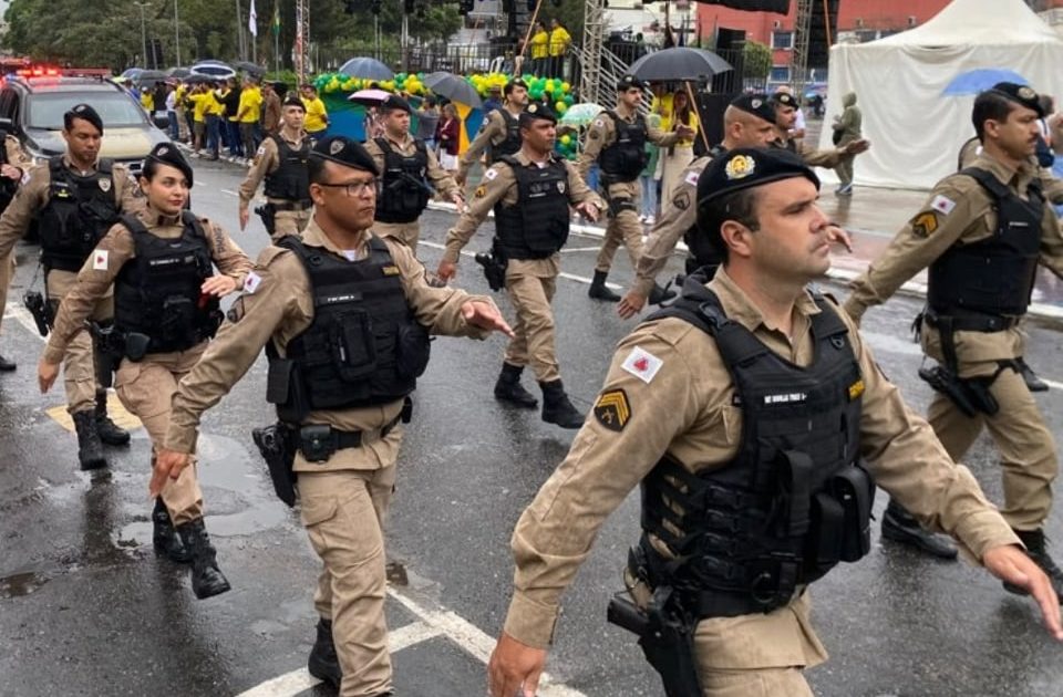 Timóteo realiza desfile cívico de 7 de Setembro